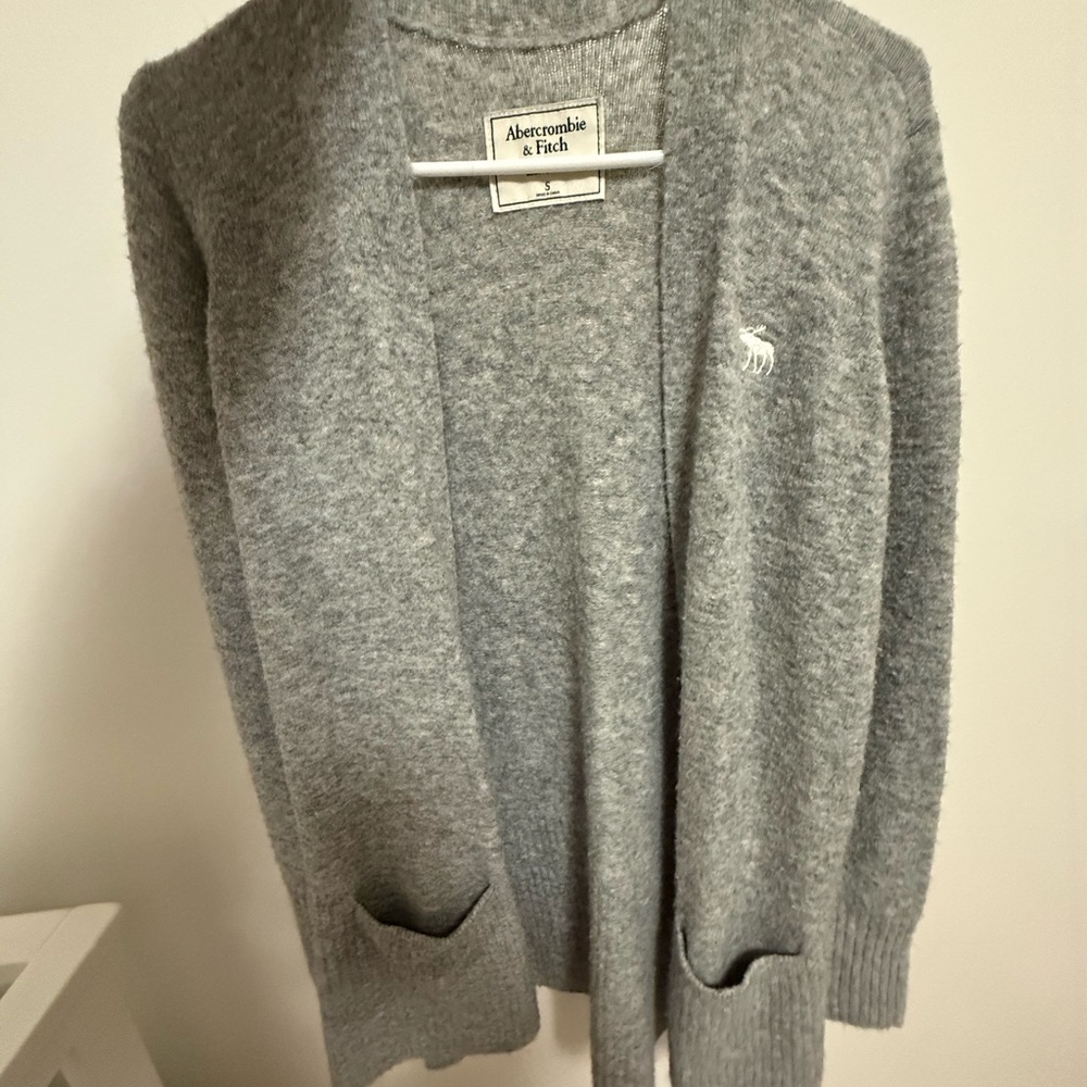 Abercrombie & Fitch Heather Gray Women's Cardigan
